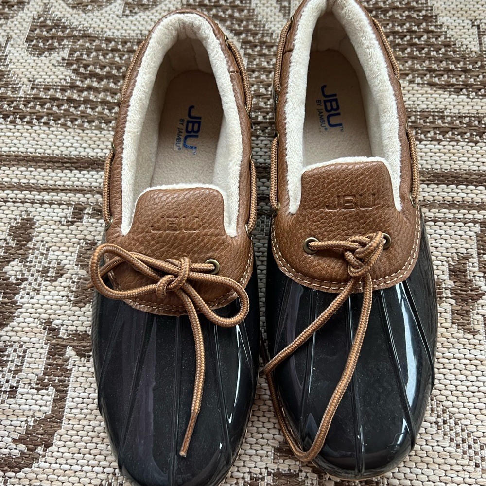 Duck boots never worn size 9.5